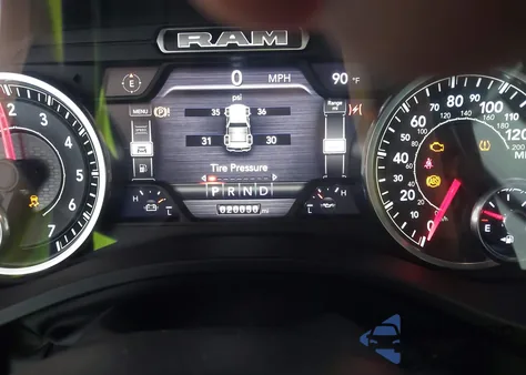 2022 Ram 1500 Big Horn 4X2 5'7 Box из США, поврежденный, VIN 1C6RREFG2NN446330